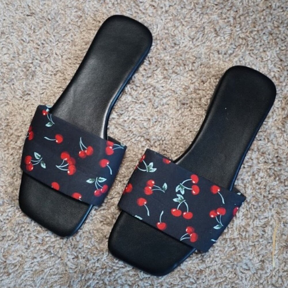 Black Cherry Print Slide Sandals Size 8/9